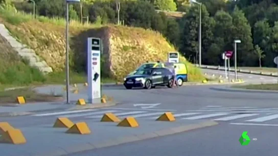 Un conductor golpea con puñetazos y patadas a un técnico de ambulancia y posteriormente le persigue con el coche Un conductor golpea con puñetazos y patadas a un técnico de ambulancia y posteriormente le persigue con el coche