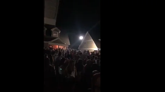 Captura de un vídeo grabado en la fiesta de los estudiantes de Georgia Captura de un vídeo grabado en la fiesta de los estudiantes de Georgia