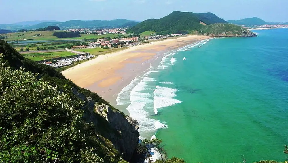 Playa de Berria en Santoña, Cantabria