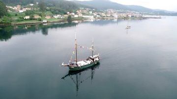 El balandro Joaquín Vieta en la ría de Muros-Noia