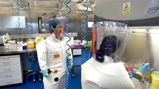 Investigadores en un laboratorio. Investigadores en un laboratorio.