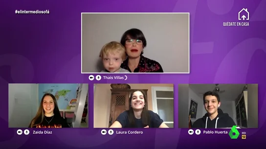 El hijo de Thais Villas se cuela en una entrevista de El Intermedio: "¡Venga, vete con tu padre!" El hijo de Thais Villas se cuela en una entrevista de El Intermedio: "¡Venga, vete con tu padre!"