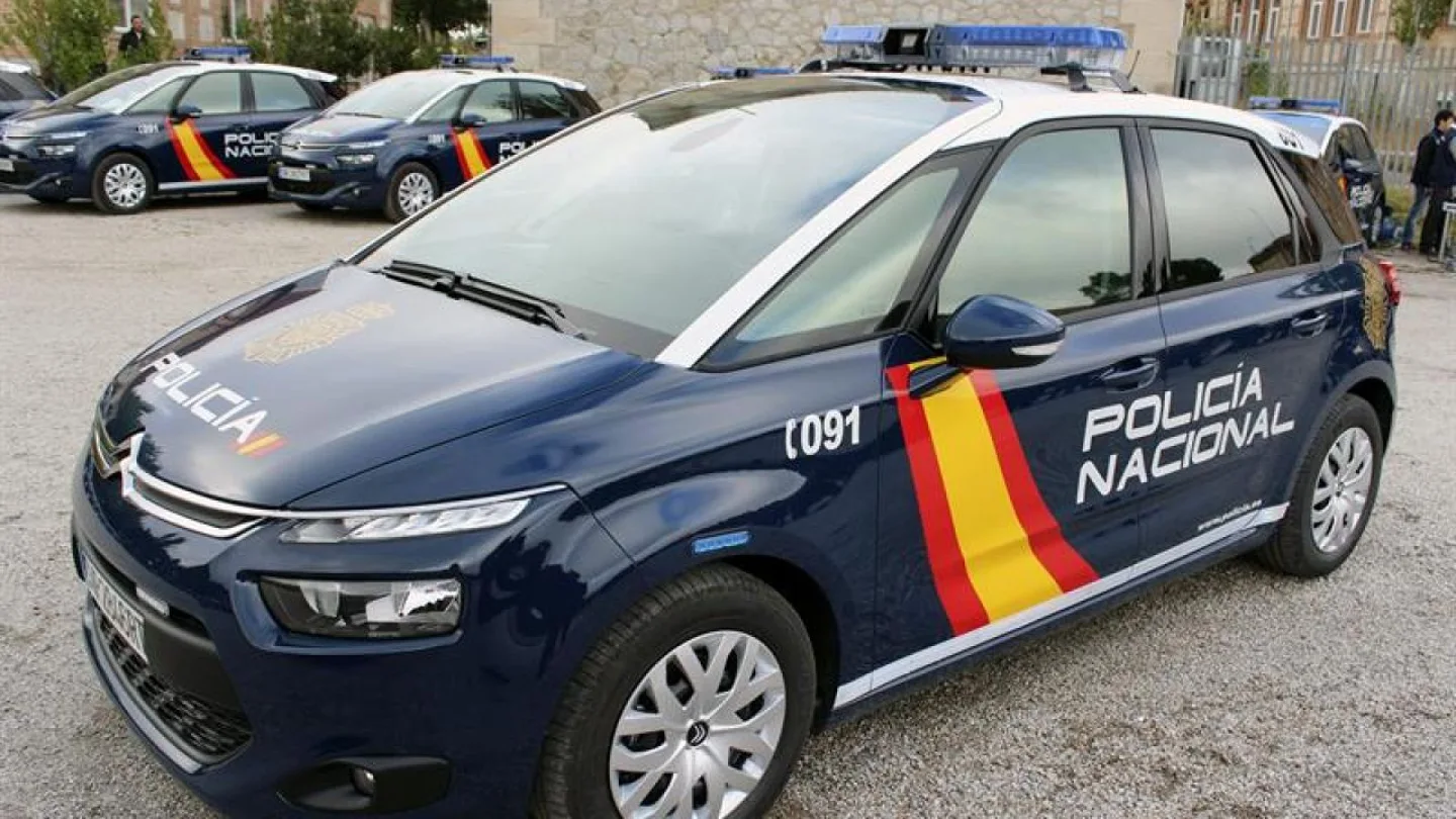 Imagen de archivo de un coche de la Policía Nacional Imagen de archivo de un coche de la Policía Nacional