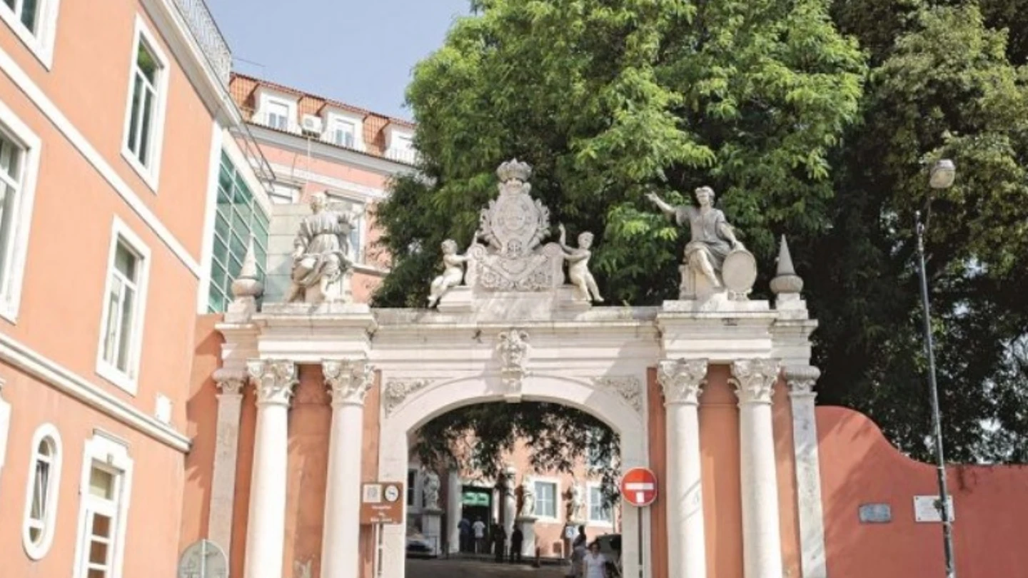 Centro Hospitalar Universitário de Lisboa Central Centro Hospitalar Universitário de Lisboa Central