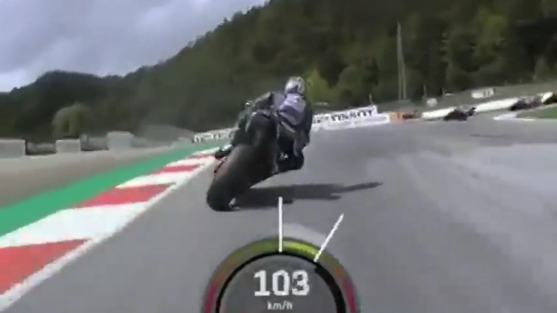 Pone los pelos de punta: el vídeo del accidente de MotoGP desde la cámara 'on board' de Valentino Rossi