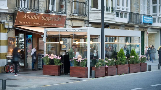 Muere por coronavirus el cocinero del restaurante Sagartoki de Vitoria donde hubo 15 positivos Muere por coronavirus el cocinero del restaurante Sagartoki de Vitoria donde hubo 15 positivos