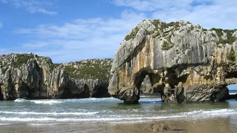 Llanes, playa Cuevas del Mar Llanes, playa Cuevas del Mar