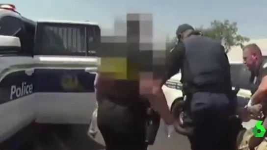 El vídeo de la brutal actuación de la Policía estadounidense que costó la vida a un joven de 28 años El vídeo de la brutal actuación de la Policía estadounidense que costó la vida a un joven de 28 años