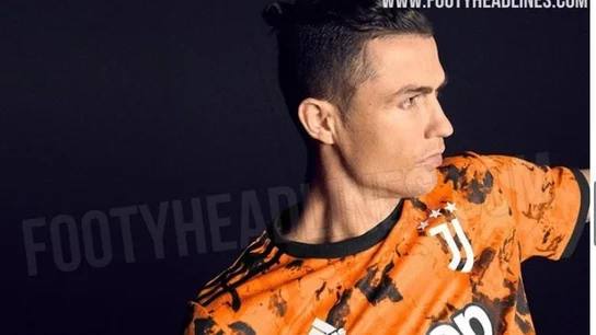 Ronaldo, con la tercera equipación de la Juventus Ronaldo, con la tercera equipación de la Juventus