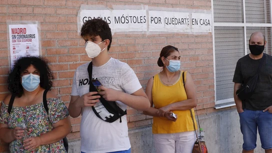 Varias personas espera en las urgencias del Centro de Especialidades Periférico Coronel de Palma en Móstoles Varias personas espera en las urgencias del Centro de Especialidades Periférico Coronel de Palma en Móstoles