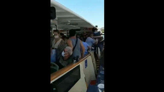 Momento de la expulsión del turista alemán. Momento de la expulsión del turista alemán.