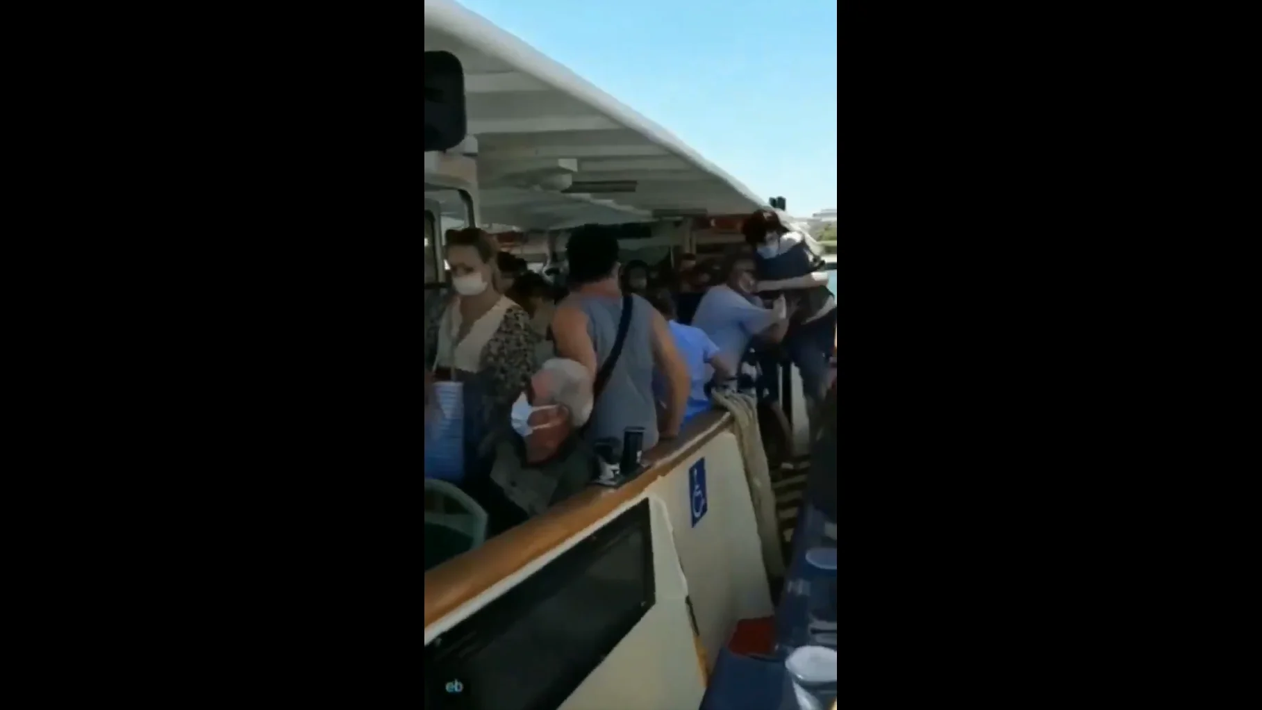 Momento de la expulsión del turista alemán.