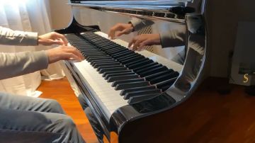 James Rhodes toca al piano 'Stand by', de Extremoduro
