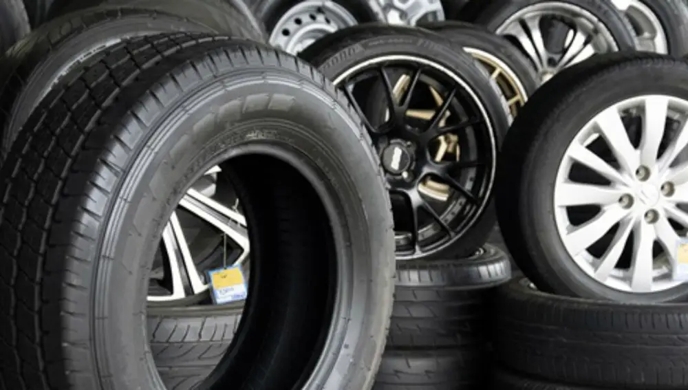 Los neumáticos son muy importantes, ya que es el único elemento del coche que tiene contacto directo con la carretera