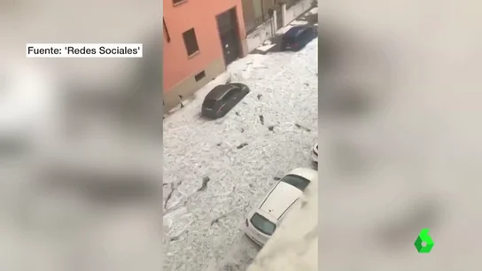 Una fuerte tormenta de granizo azota con fuerza la región italiana del Véneto Una fuerte tormenta de granizo azota con fuerza la región italiana del Véneto