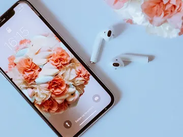 iPhone y AirPods iPhone y AirPods