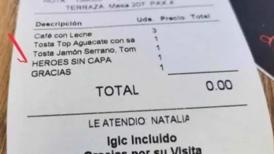La historia detrás del ticket que se ha viralizado por su invitación a los "Héroes sin capa" La historia detrás del ticket que se ha viralizado por su invitación a los "Héroes sin capa"
