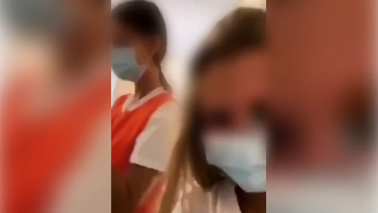 Las trabajadoras de una residencia de Terrassa que se grabaron vejando a una anciana Las trabajadoras de una residencia de Terrassa que se grabaron vejando a una anciana