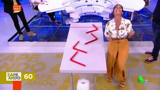 Reto espacial en Zapeando: así es el surrealista plan de Lorena Castell que hace aguas en pleno directo Reto espacial en Zapeando: así es el surrealista plan de Lorena Castell que hace aguas en pleno directo