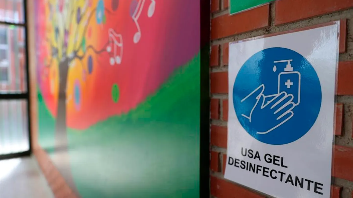 Cartel sobre higiene de manos en un colegio de Torrejón Cartel sobre higiene de manos en un colegio de Torrejón de Ardoz