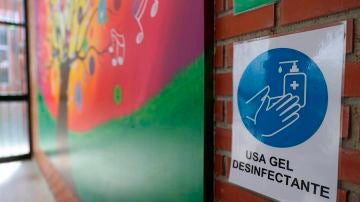 Cartel sobre higiene de manos en un colegio de Torrejón