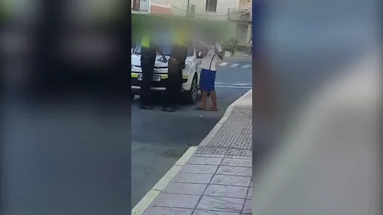 Cuatro meses de cárcel para un joven por escupir y agredir a dos policías en Antas (Almería) Cuatro meses de cárcel para un joven por escupir y agredir a dos policías en Antas (Almería)