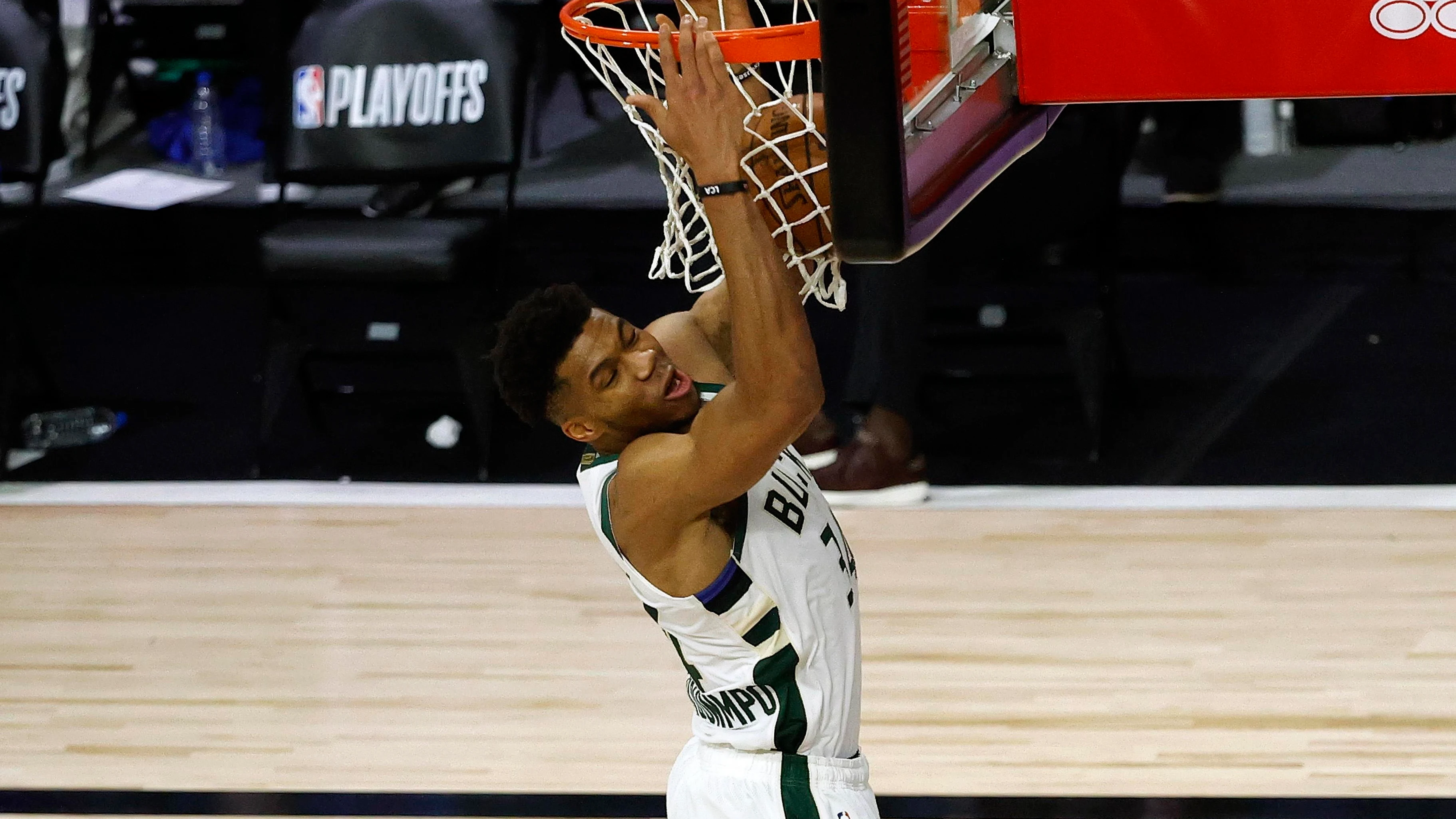 En la imagen, el ala-pívot estrella de los Bucks de Milwaukee, el griego Giannis Antetokounmpo. 