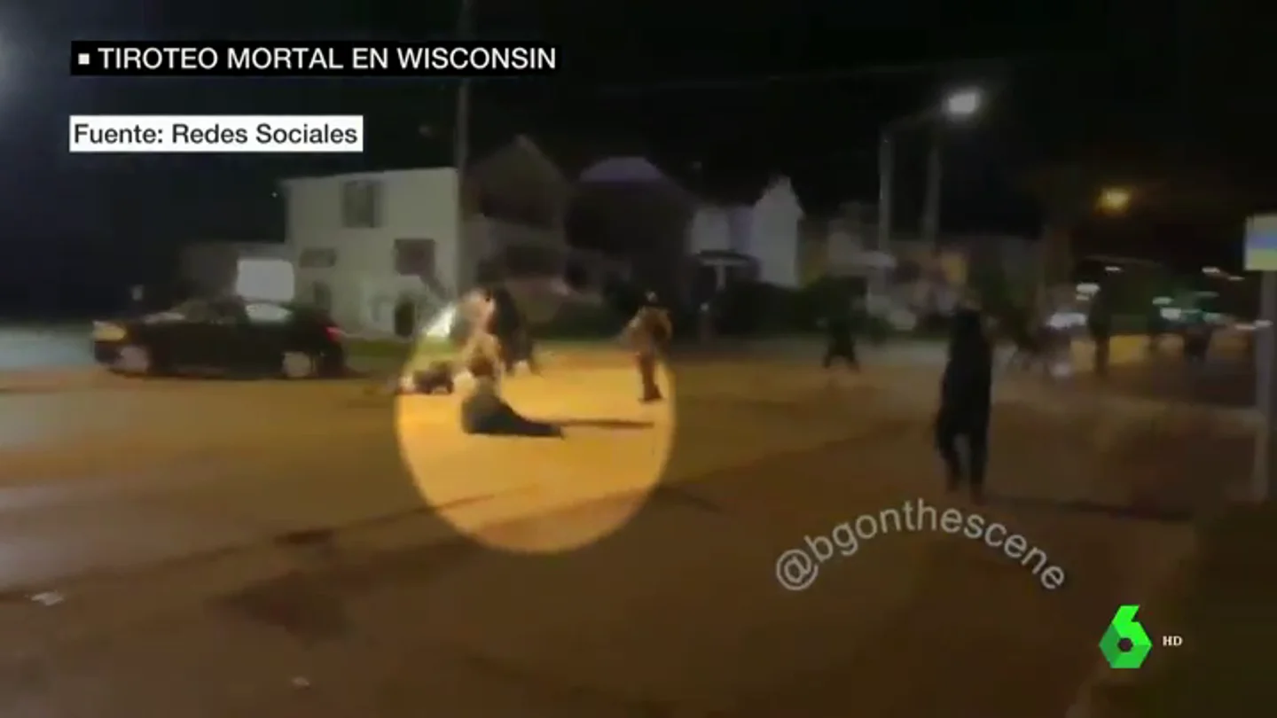 Mueren dos personas durante un tiroteo en la tercera noche de disturbios en Wisconsin Mueren dos personas durante un tiroteo en la tercera noche de disturbios en Wisconsin