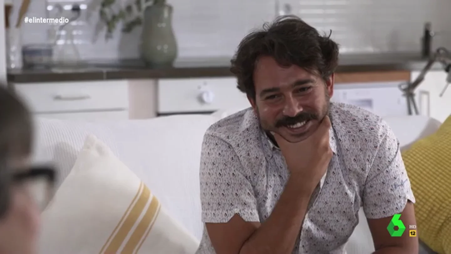 Paco Pajuelo, el profesor que consiguió acabar con el ausentismo escolar disfrazándose de personajes históricos por Instagram Paco Pajuelo, el profesor que consiguió acabar con el ausentismo escolar disfrazándose de personajes históricos por Instagram