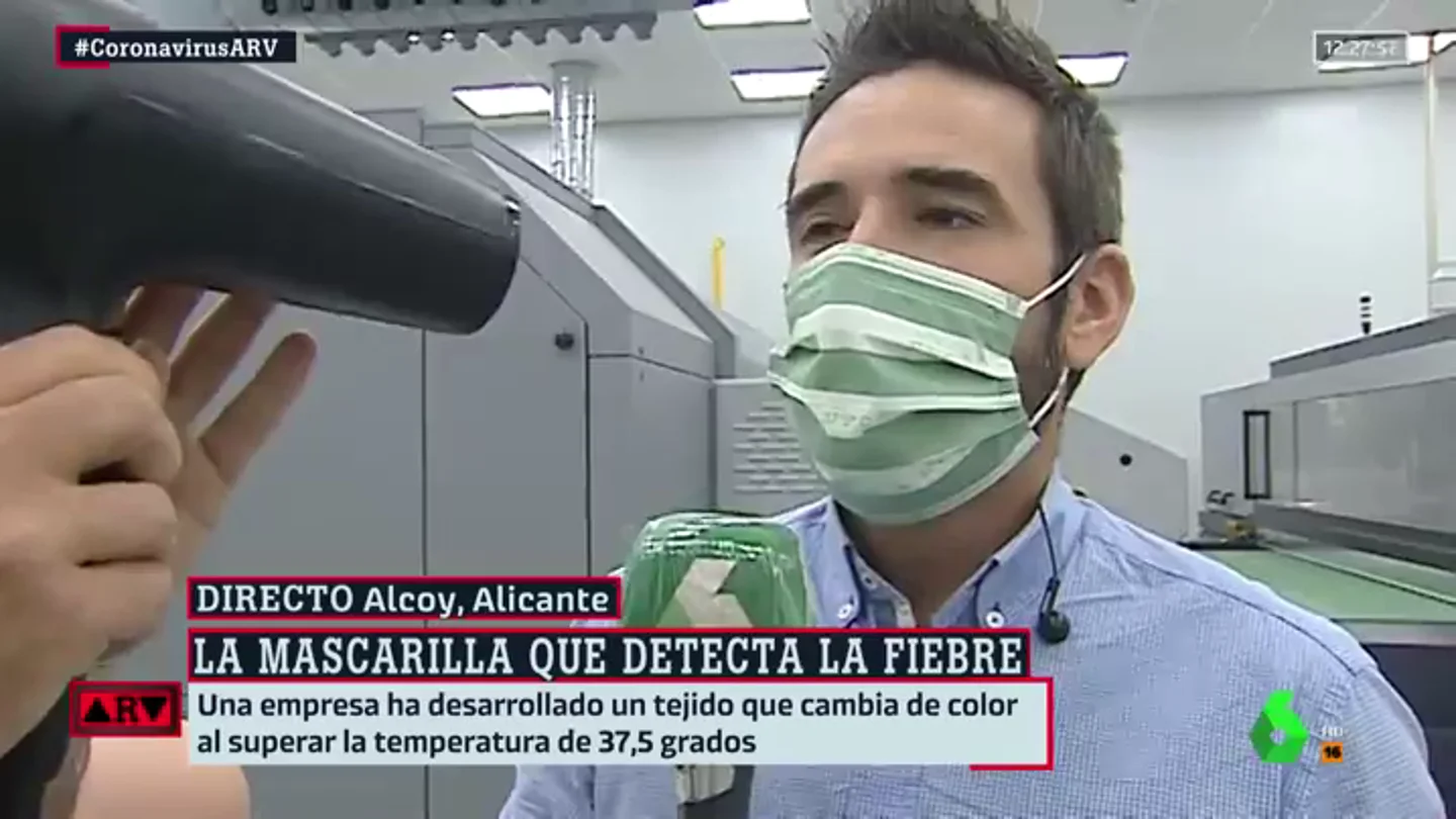 Probamos en directo cómo funciona la mascarilla que detecta cuando la temperatura corporal supera los 37,5 grados Probamos en directo cómo funciona la mascarilla que detecta cuando la temperatura corporal supera los 37,5 grados