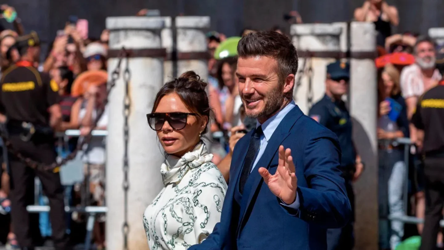 Victoria junto a su marido, el exfutbolista David Beckham Victoria junto a su marido, el exfutbolista David Beckham