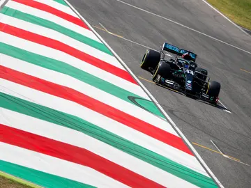 Lewis Hamilton consigue su 7ª pole Lewis Hamilton consigue su 7ª pole