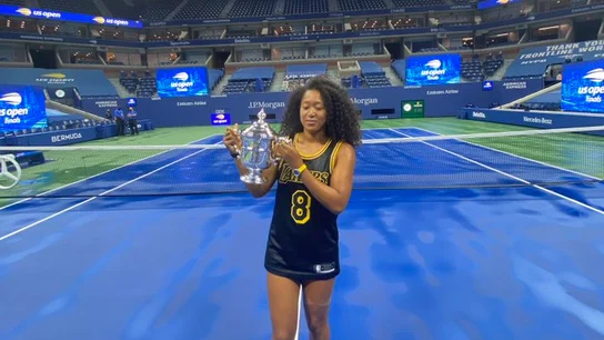 Naomi Osaka, con la camiseta de Kobe Bryant Naomi Osaka, con la camiseta de Kobe Bryant
