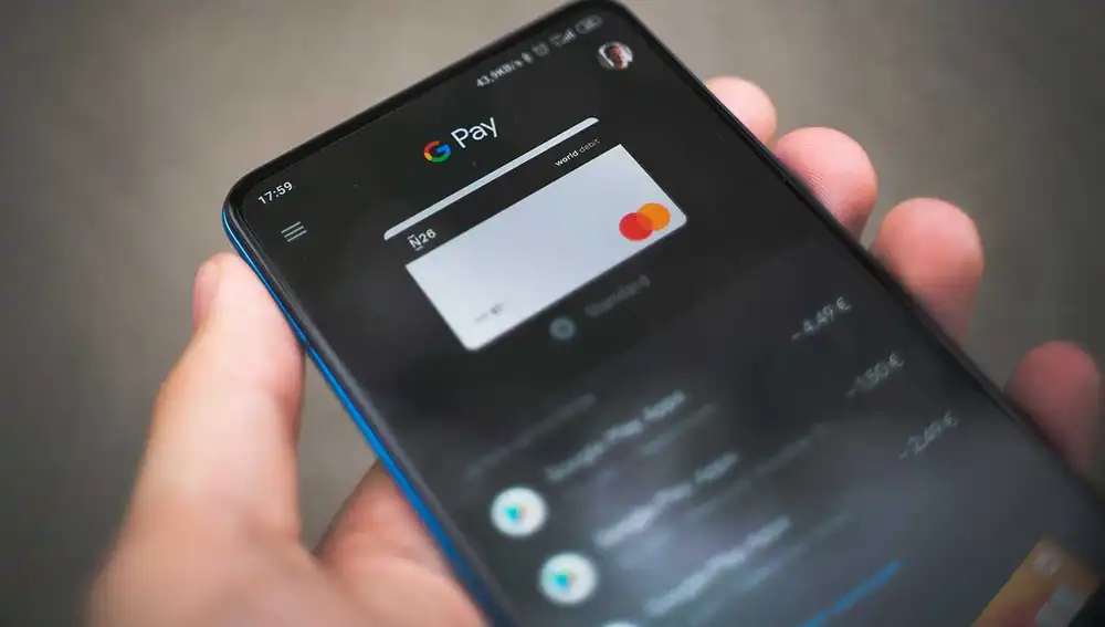 Un móvil con Google Pay