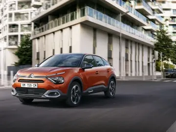 El Citroën C4 y el ë-C4 tratan de heredar lo que dejó el GS hace 50 años El Citroën C4 y el ë-C4 tratan de heredar lo que dejó el GS hace 50 años