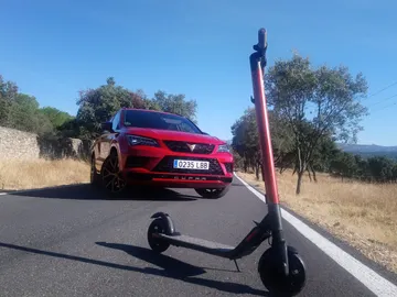 Cupra Ateca y Seat e-kickScooter Cupra Ateca y Seat e-kickScooter