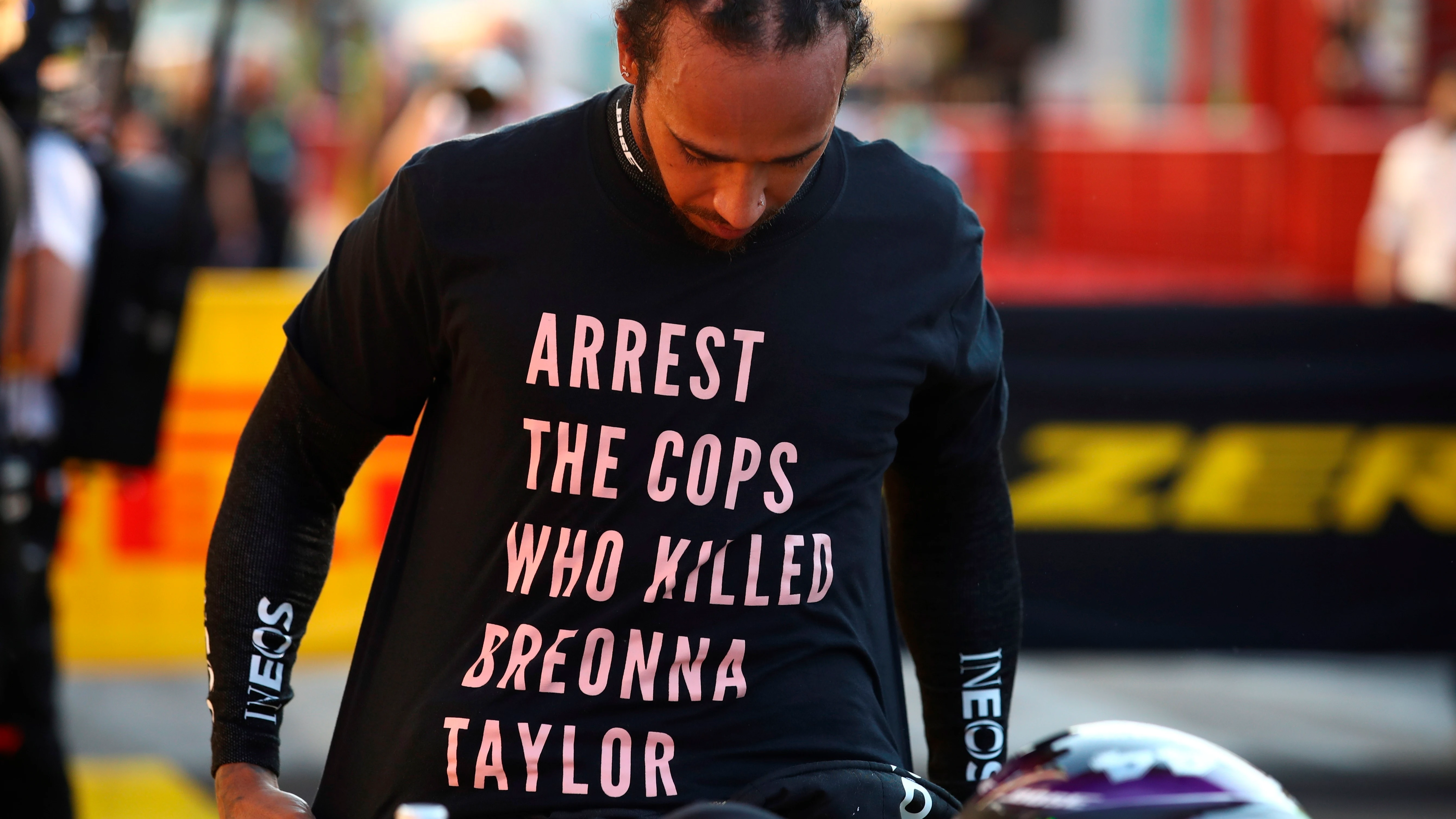 Lewis Hamilton y su camiseta reivindicativa