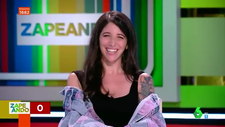 Bely Basarte arrasq en Zapeando con un look lleno de 'flow': "¿Se puede venir más total?, ¡qué chulada!"