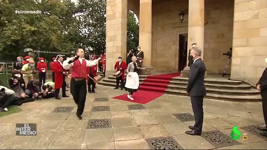 Vídeo manipulado - Este es el nuevo aurresku a ritmo del 'María' de Ricky Martin dedicado al lendakari Vídeo manipulado - Este es el nuevo aurresku a ritmo del 'María' de Ricky Martin dedicado al lendakari