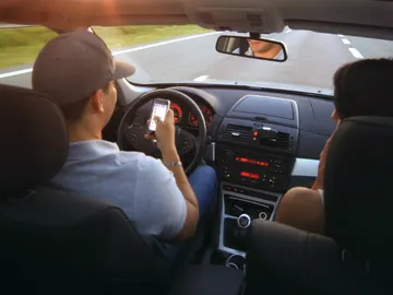 Estos son los accidentes más frecuentes causados por las distracciones al volante Estos son los accidentes más frecuentes causados por las distracciones al volante