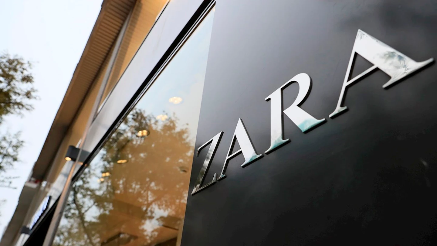 Fachada de una tienda de Zara Fachada de una tienda de Zara