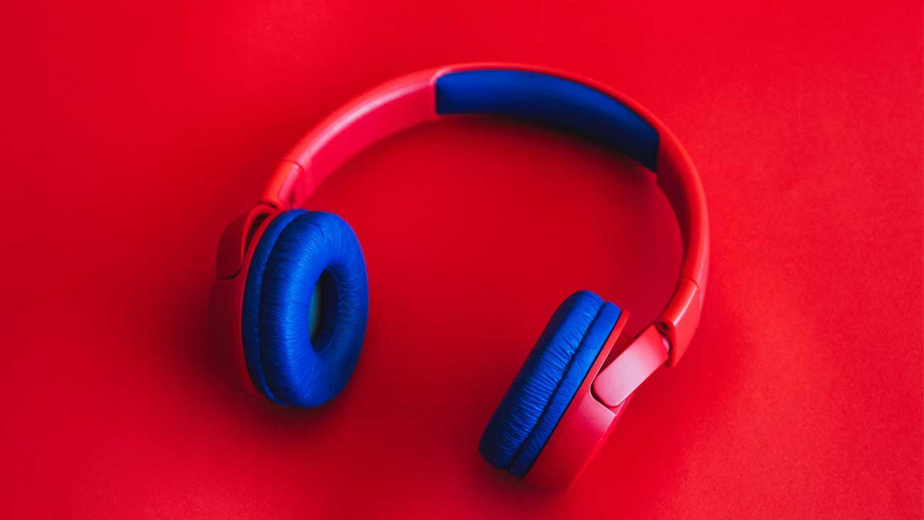 Auriculares baratos para escuchar música de alta definición, Fotos, Fotos