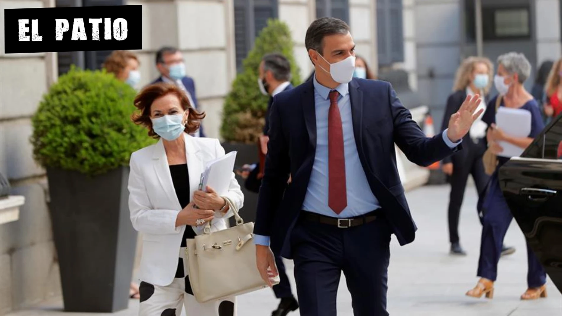 El presidente del Gobierno, Pedro Sánchez, y la vicepresidenta primera, Carmen Calvo El presidente del Gobierno, Pedro Sánchez, y la vicepresidenta primera, Carmen Calvo