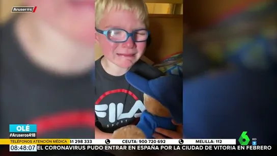 El llanto desgarrador de un niño con leucemia al recibir un peluche con la voz de su abuelo fallecido: "Te extraño mucho" El llanto desgarrador de un niño con leucemia al recibir un peluche con la voz de su abuelo fallecido: "Te extraño mucho"