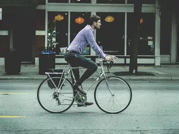 Bicicletas por la ciudad Bicicletas por la ciudad