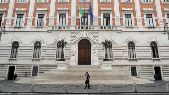La fachada del Parlamento italiano La fachada del Parlamento italiano