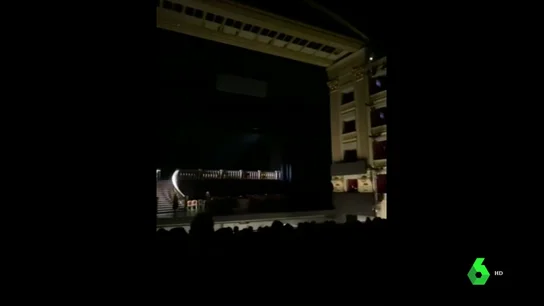 Gritos, abucheos y policías en el Teatro Real durante una función porque no se respetaba la distancia de seguridad Gritos, abucheos y policías en el Teatro Real durante una función porque no se respetaba la distancia de seguridad
