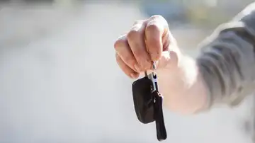 Entrega de llaves de un vehículo