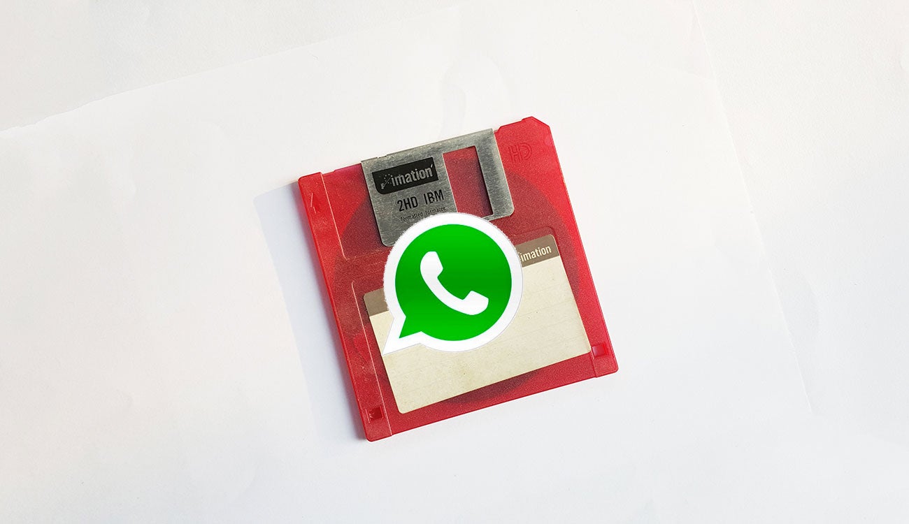 Disquete con el icono de WhatsApp
