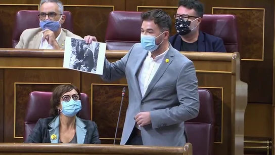 Rufián: "Casado tiene razón. A Felipe VI le votó un español, Francisco Franco" Rufián: "Casado tiene razón. A Felipe VI le votó un español, Francisco Franco"